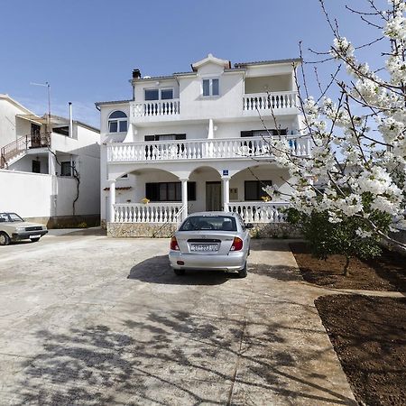 Apartments Mime Pirovac Exterior photo